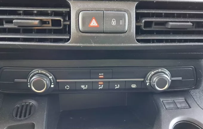 TOYOTA PROACE CITY MEDIUM 1.5L 100 D-4D BVM5 DYNAMIC photo 17 1103936