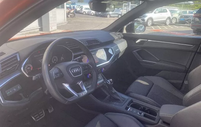 AUDI Q3 35 TFSI 150 ch S tronic 7 S line plus photo 11 2130979