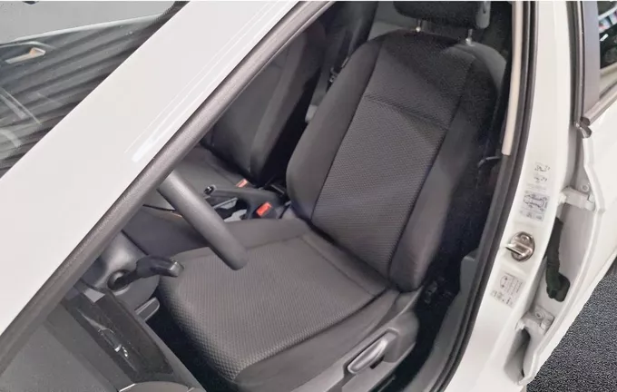 VOLKSWAGEN POLO 1.0 MPI 80 S&S BVM5 extérieur trois quart arrière droit 2130661