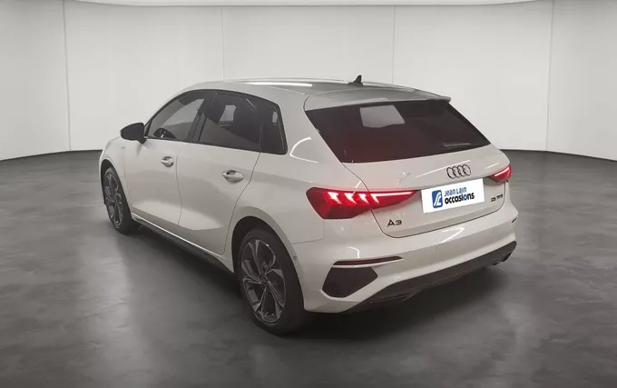 AUDI A3 Sportback 35 TFSI Mild Hybrid 150 S tronic 7 S Line extérieur trois quart arrière gauche 2131947