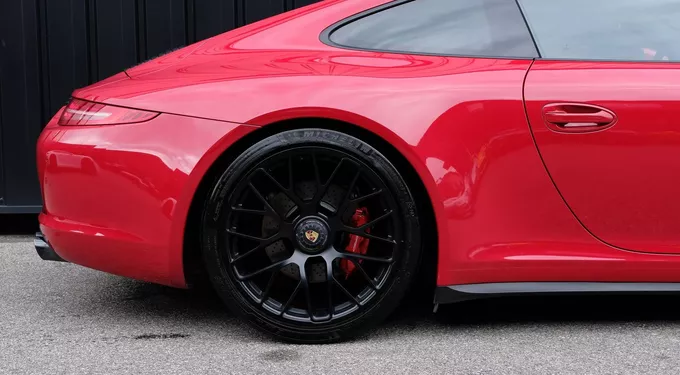 PORSCHE 911 Carrera Coupé 3.8i 430 GTS PDK extérieur trois quart avant droit 800677