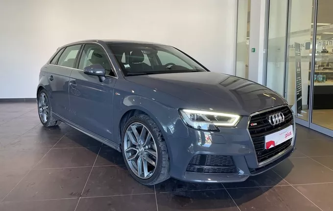 AUDI A3 Sportback 35 TDI 150 S tronic 7 Sport Limited extérieur trois quart avant droit 2129960