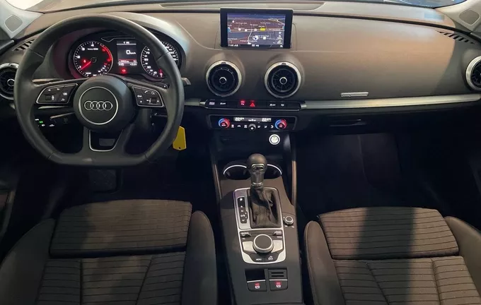 AUDI A3 Sportback 35 TDI 150 S tronic 7 Sport Limited photo 18 2129960