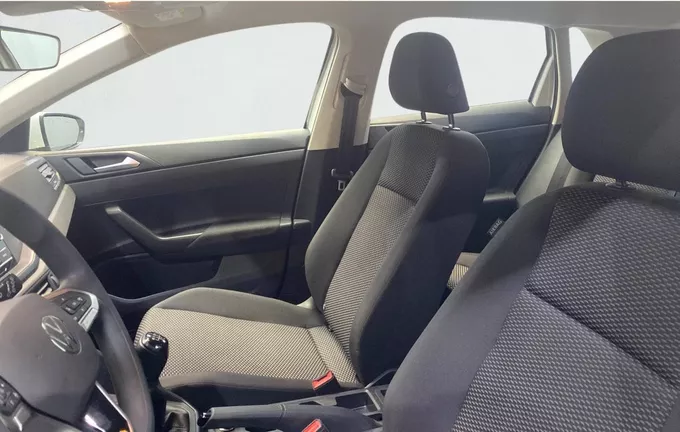 VOLKSWAGEN POLO 1.0 TSI 95 S&S BVM5 Business extérieur trois quart arrière droit 2130261