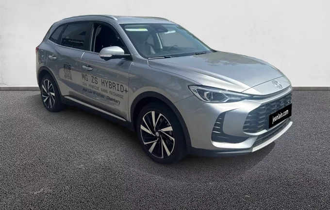 MG ZS 1.5 L Hybrid+ 197 ch Luxury extérieur trois quart avant droit 8867