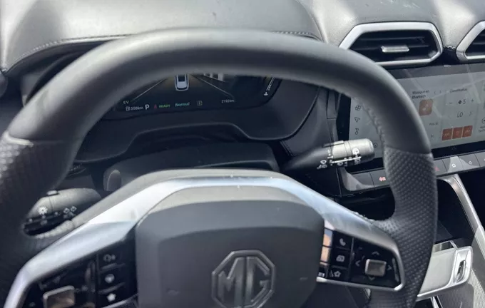 MG ZS 1.5 L Hybrid+ 197 ch Luxury photo 12 8867