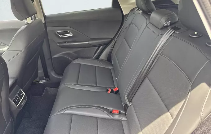 MG ZS 1.5 L Hybrid+ 197 ch Luxury photo 17 8867