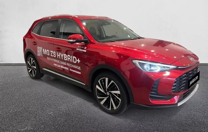 MG ZS 1.5 L Hybrid+ 197 ch Luxury extérieur trois quart avant droit 8867