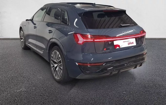 AUDI Q8 E-TRON 55 408 ch 114 kWh Quattro S line extérieur trois quart arrière gauche 2131463