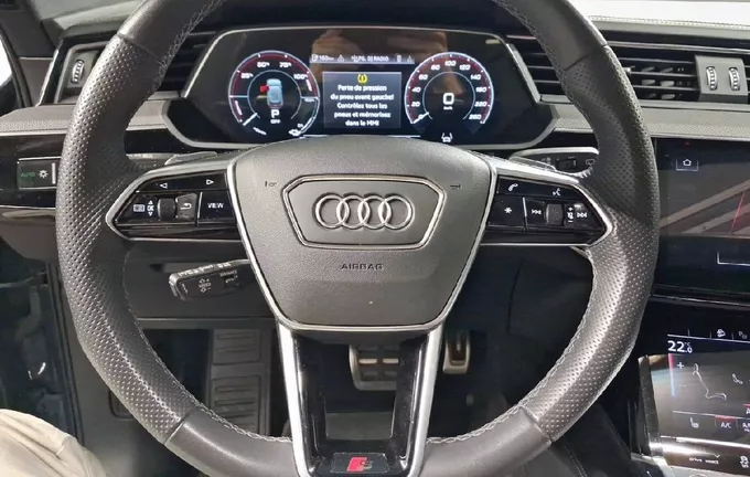 AUDI Q8 E-TRON 55 408 ch 114 kWh Quattro S line photo 12 2131463