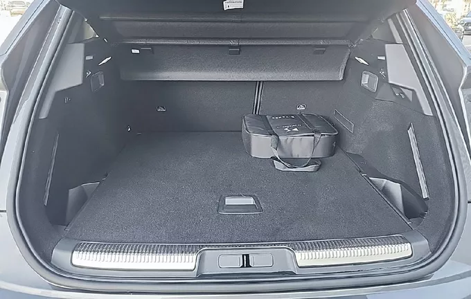 DS DS7 CROSSBACK Hybride E-Tense 225 EAT8 Rivoli extérieur trois quart avant droit 944024