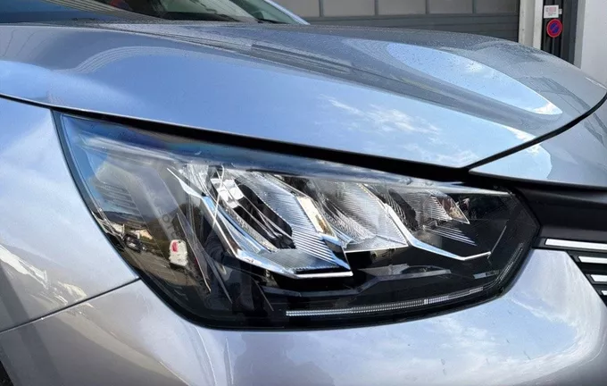 PEUGEOT 208 Hybrid 100 e-DCS6 Allure photo 16 944060