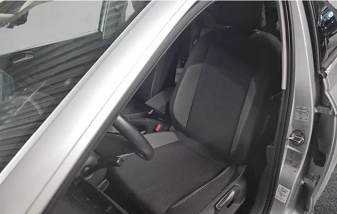VOLKSWAGEN POLO 1.0 TSI 95 S&S BVM5 Life extérieur trois quart arrière droit 2128263