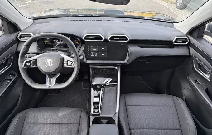 MG ZS 1.5 L Hybrid+ 197 ch Luxury photo 31 8656