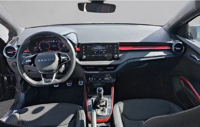SKODA FABIA 1.0 TSI 95 ch EVO 2 BVM5 Monte-Carlo extérieur trois quart avant droit 2127087