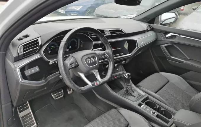AUDI Q3 Sportback 45 TFSIe 245 ch S tronic 6 S line photo 11 460902