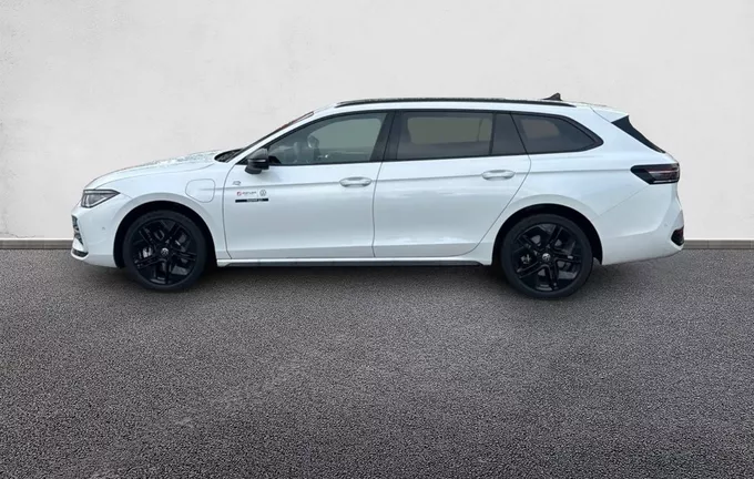 VOLKSWAGEN PASSAT 1.5 eHybrid 272 DSG6 R-Line extérieur côté gauche 4962