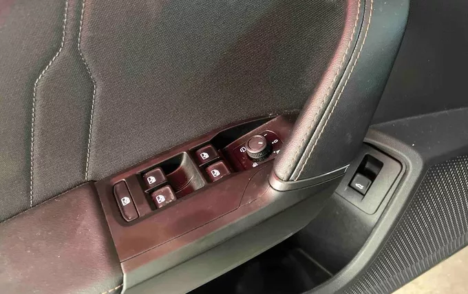 CUPRA FORMENTOR 1.5 eTSI Hybrid 150 ch DSG7 V photo 18 2131966