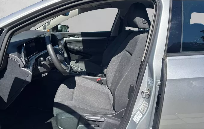 VOLKSWAGEN GOLF SW 1.0 eTSI OPF 110 DSG7 Life extérieur trois quart arrière droit 2129630