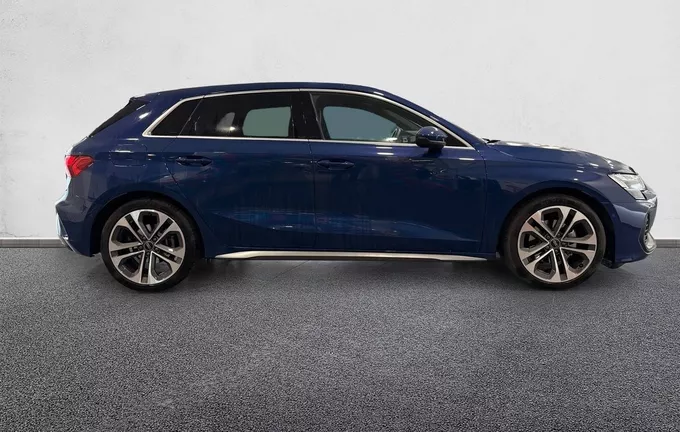 AUDI A3 Sportback TFSI Mild Hybrid 150 S tronic 7 S line extérieur côté droit 2127003