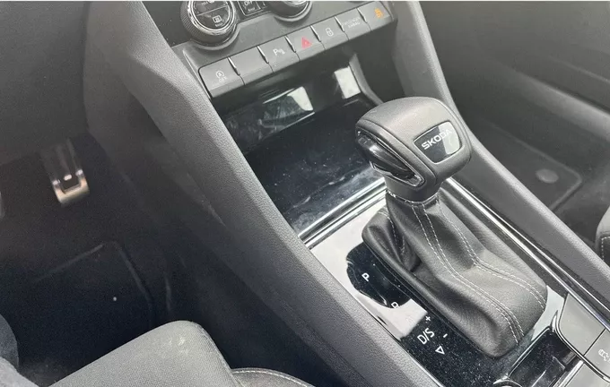 SKODA KAROQ 1.5 TSI Evo 2 150 ch ACT DSG7 Sportline extérieur arrière 2123519