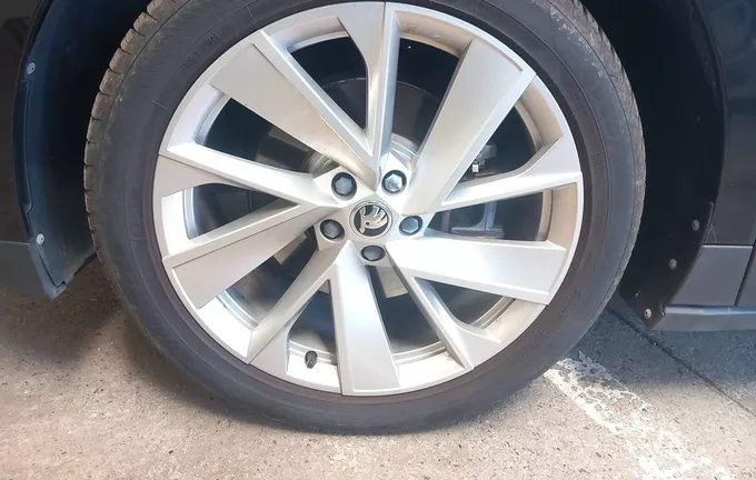 SKODA ENYAQ iV 60 photo 13 2129705
