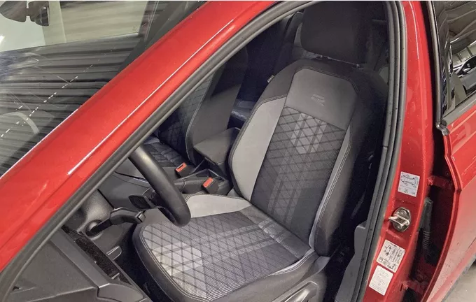 VOLKSWAGEN POLO 1.0 TSI 116 S&S DSG7 R-Line extérieur trois quart arrière droit 2120912