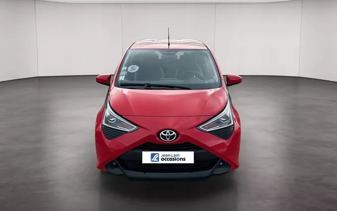 TOYOTA AYGO 1.0 VVT-i x-play extérieur avant 1104024