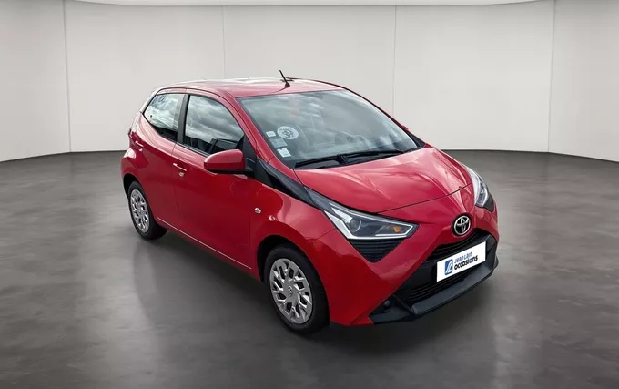 TOYOTA AYGO 1.0 VVT-i x-play extérieur trois quart avant droit 1104024