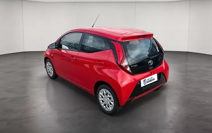 TOYOTA AYGO 1.0 VVT-i x-play extérieur trois quart arrière gauche 1104024