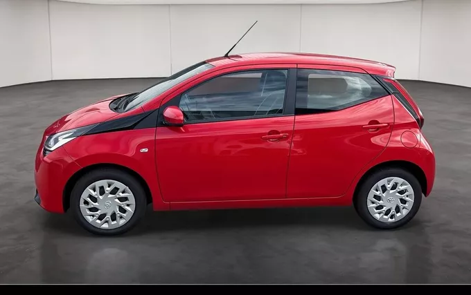 TOYOTA AYGO 1.0 VVT-i x-play extérieur côté gauche 1104024