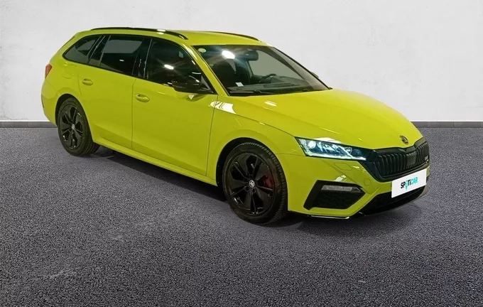 SKODA OCTAVIA Combi 2.0 TDI 200 ch DSG7 RS extérieur trois quart avant droit 945823