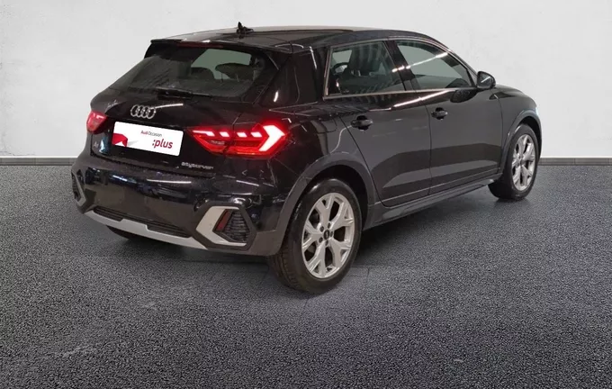 AUDI A1 Citycarver 35 TFSI 150 ch S tronic 7 Design extérieur trois quart arrière droit 2130677