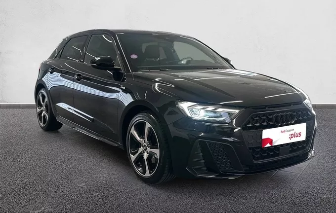 AUDI A1 Sportback 30 TFSI 110 ch BVM6 S Line extérieur trois quart avant droit 2130807