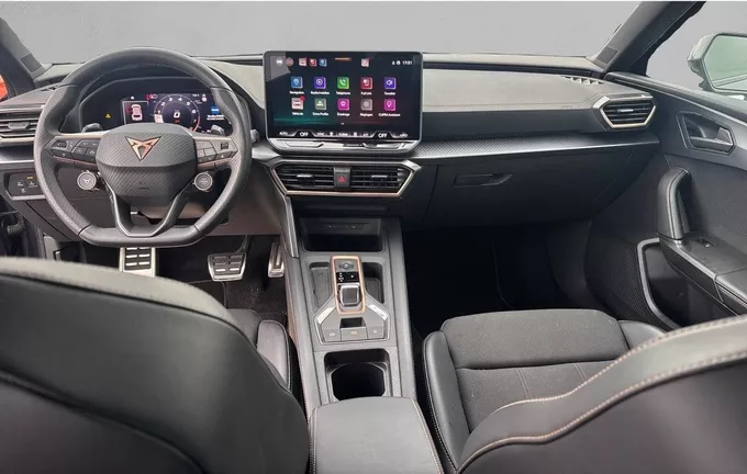 CUPRA LEON 1.5 eTSI Hybrid 150 ch DSG7 V extérieur trois quart avant droit 2125990