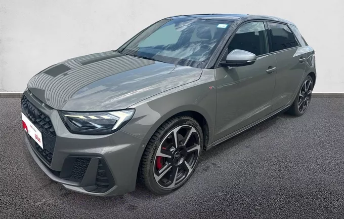 AUDI A1 Sportback 40 TFSI 207 ch S tronic 7 Compétition extérieur trois quart avant gauche 2130668