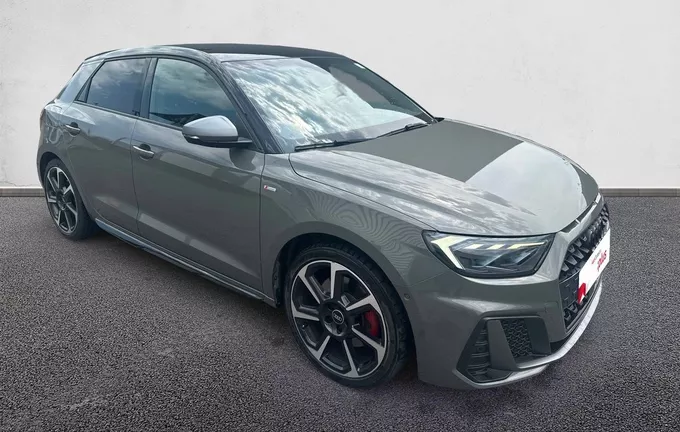AUDI A1 Sportback 40 TFSI 207 ch S tronic 7 Compétition extérieur trois quart avant droit 2130668