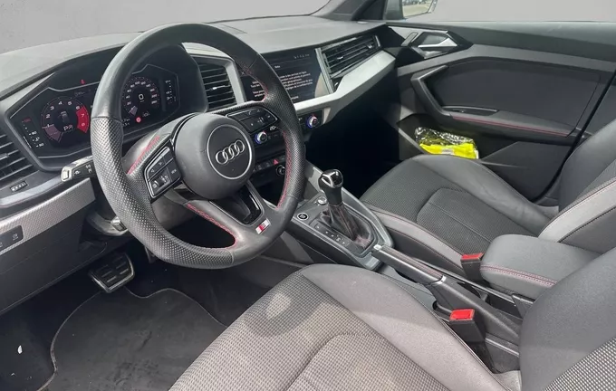 AUDI A1 Sportback 40 TFSI 207 ch S tronic 7 Compétition photo 11 2130668