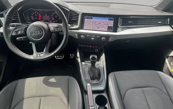 AUDI A1 Sportback 40 TFSI 207 ch S tronic 7 Compétition photo 18 2130668