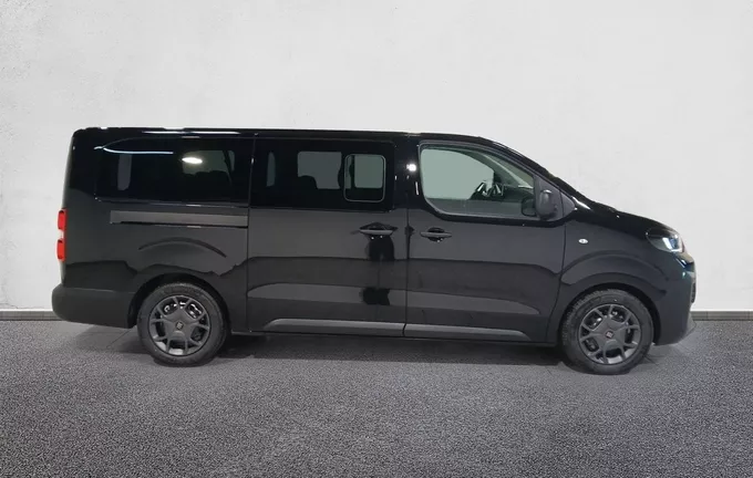 FIAT SCUDO Combi XL Diesel 180 ch Automatique extérieur trois quart avant droit 945200