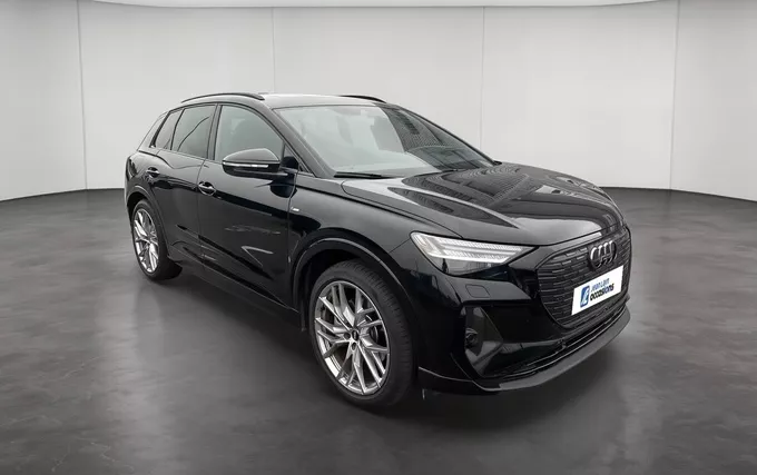 AUDI Q4 E-TRON 45 285 ch 82 kWh extérieur trois quart avant droit 2133438