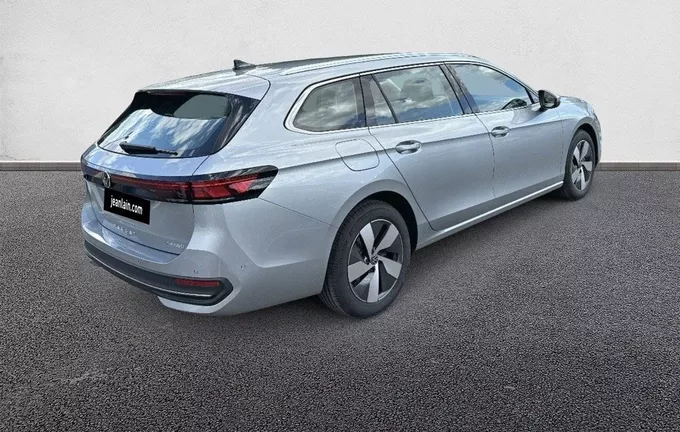 VOLKSWAGEN PASSAT 1.5 eHybrid 204 DSG6 Life Plus extérieur trois quart arrière droit 6673