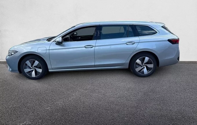 VOLKSWAGEN PASSAT 1.5 eHybrid 204 DSG6 Life Plus extérieur côté gauche 6673