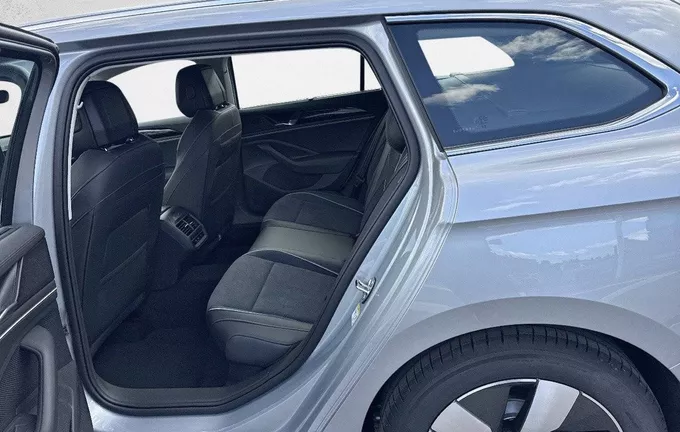 VOLKSWAGEN PASSAT 1.5 eHybrid 204 DSG6 Life Plus photo 17 6673
