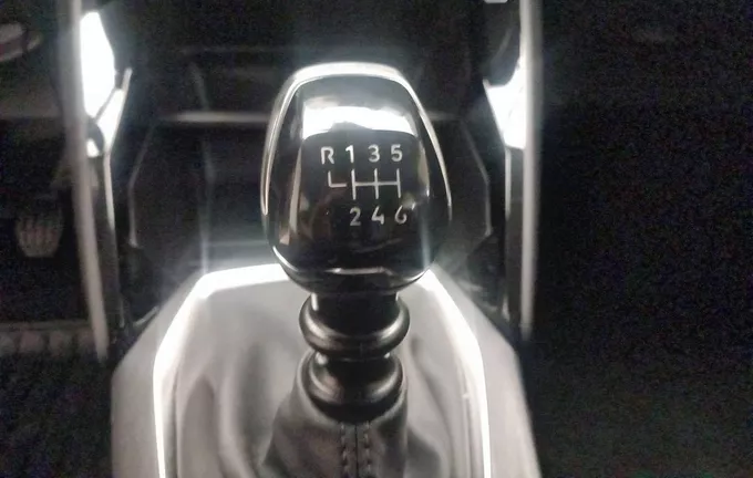 PEUGEOT 208 100 S&S BVM6 Style photo 14 944353