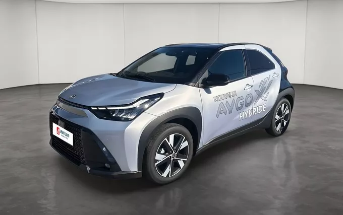 TOYOTA AYGO X Hybride 116h Graphic extérieur trois quart avant gauche 208360
