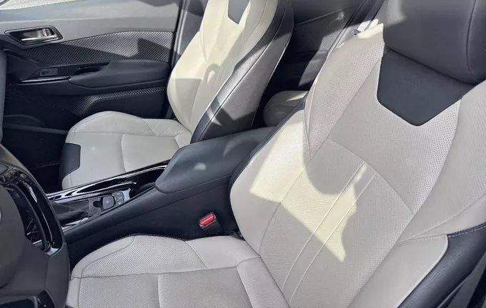TOYOTA C-HR Hybride 2.0L Collection photo 20 1103307