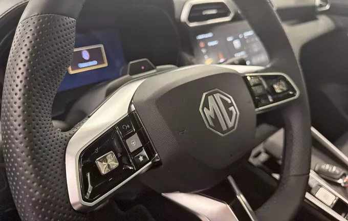MG ZS 1.5 L Hybrid+ 197 ch Luxury photo 29 8653