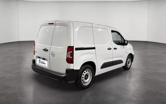 OPEL COMBO CARGO M 650 KG BLUEHDI 100 S&S BVM6 extérieur trois quart arrière droit 946397