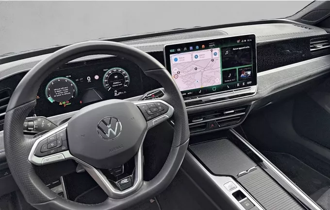 VOLKSWAGEN PASSAT 1.5 eTSI OPF 150 DSG7 R-Line extérieur trois quart avant droit 2125066